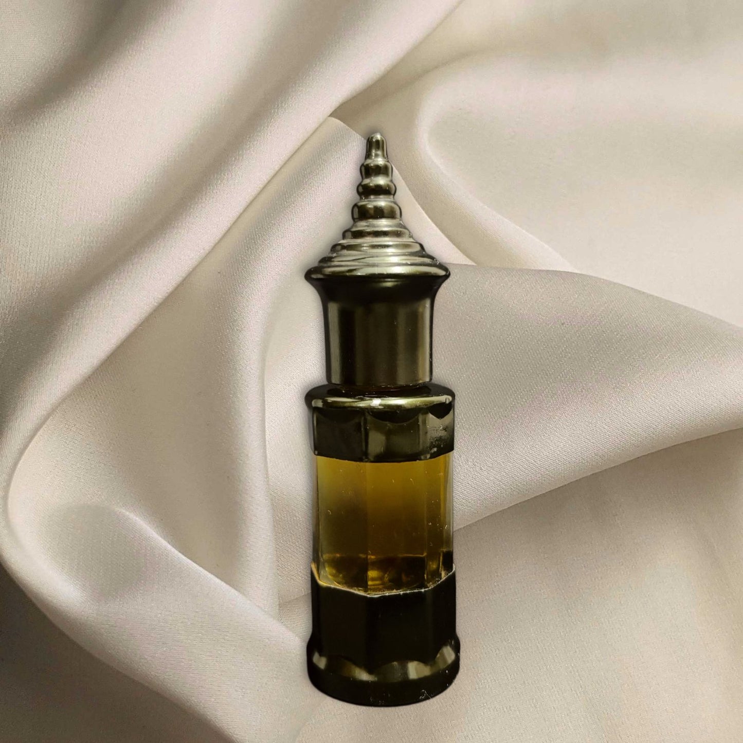 Oud Tobacco (عود تمباکو)